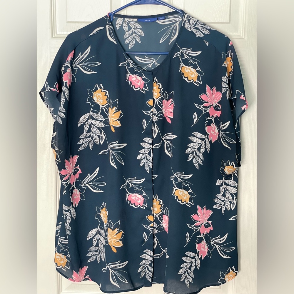 Women’s Blue Floral Apt. 9 Blouse, Size XXL